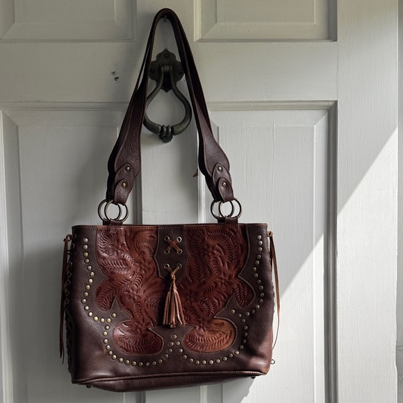 AMERICAN WEST BROWN GENUINE LEATHER EMBOSSED FRINGE GROMMET TOTE BAG - Picture 1 of 15